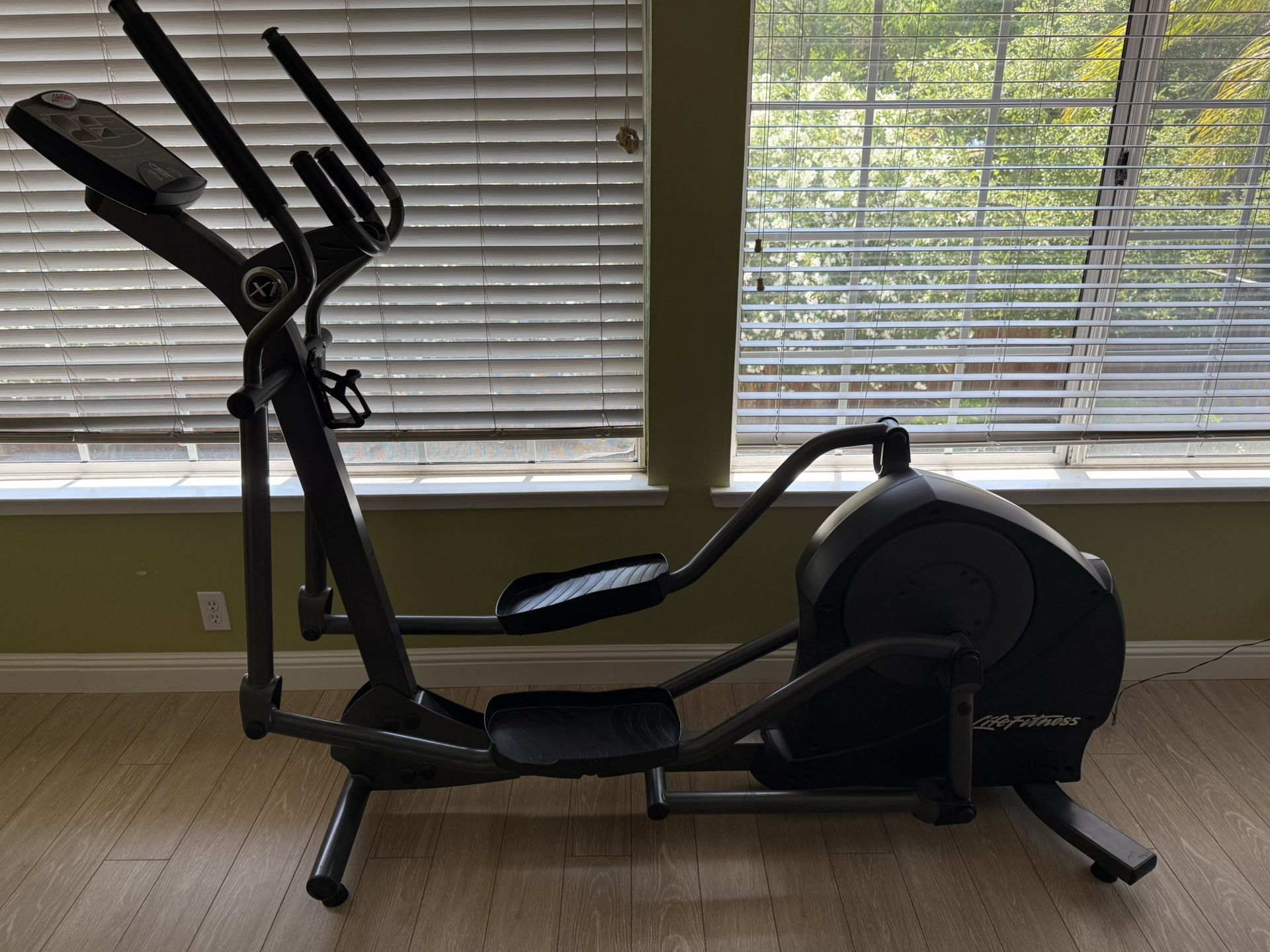 Life Fitness X1 Elliptical