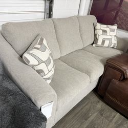 Willarae Sofa By Ashley Furniture