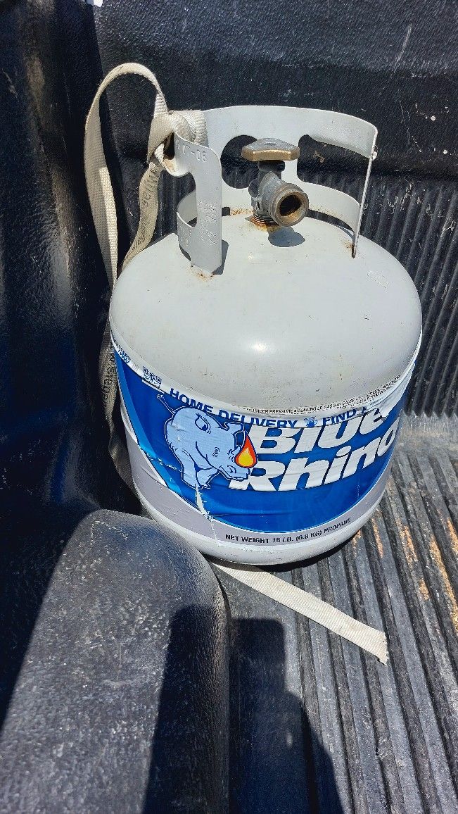Blue Rhino - 5 Gallon Propane Tank