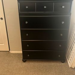 5 Drawer Stand Up Dresser