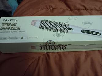 FoxyBae Hottie Hot Round Brush