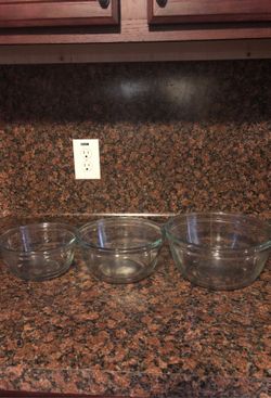 Glass mixing bowls