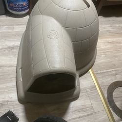 Petmate Igloo Dog House , M-XL Dogs, up to 125 lbs