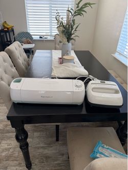 Cricut explore air and Cricut easy press