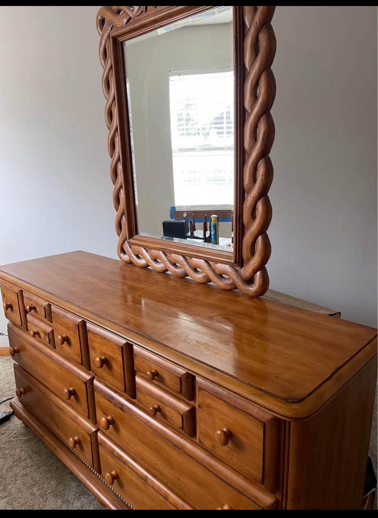 Dresser With Mirror