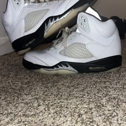 Jordan 5’s  White , Black - Sail Blanc/ Voile/noir Size 9.5