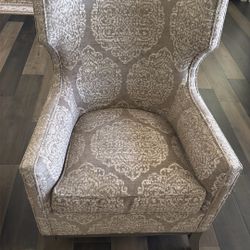 Accent Chairs 