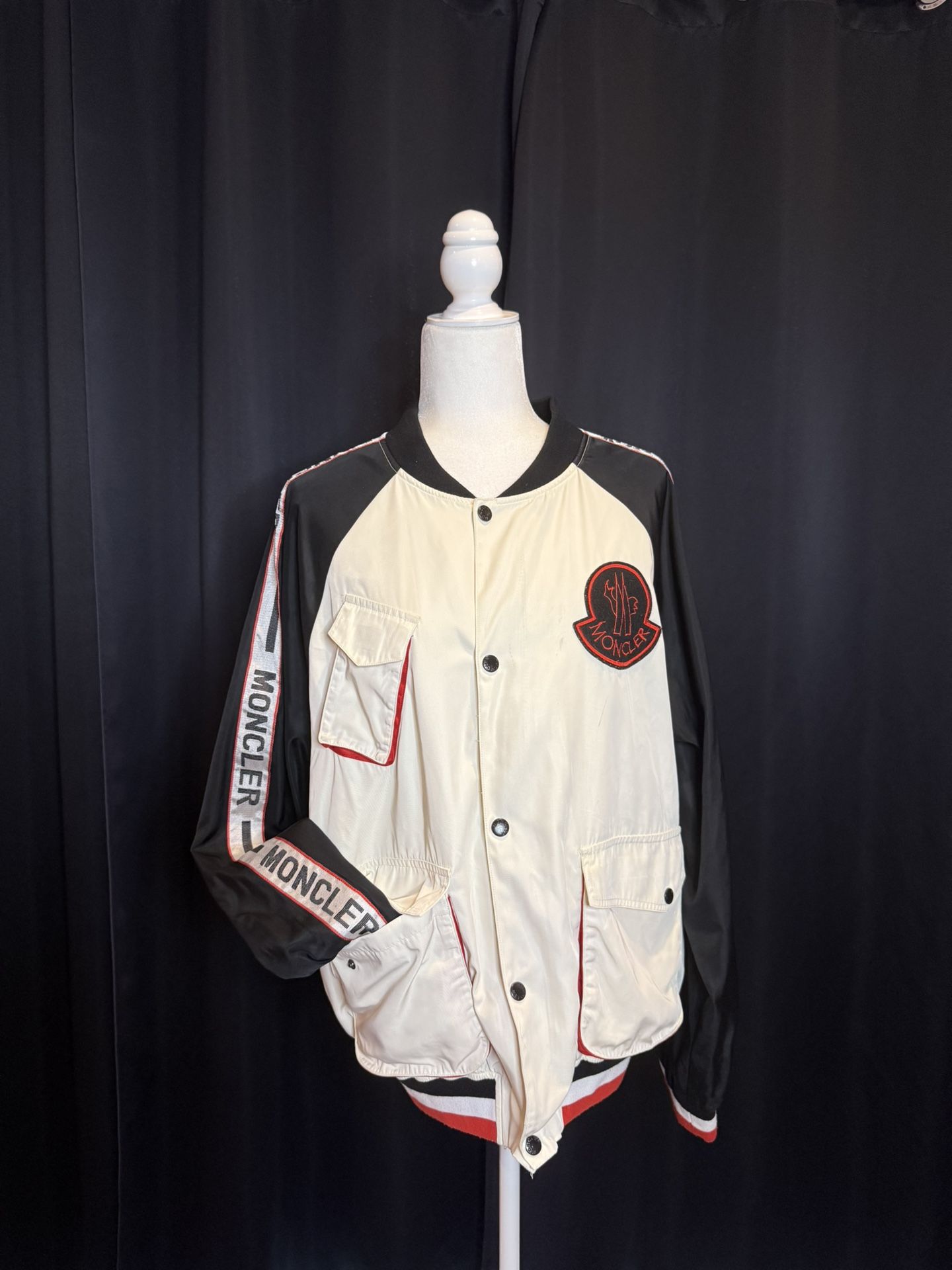 Moncler - Tarn Short down Jacket