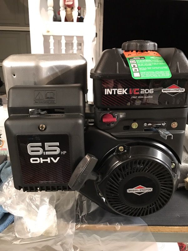 Briggs and Stratton Intek I/C 206 small engine