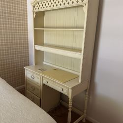 Dresser & Desk With hutch