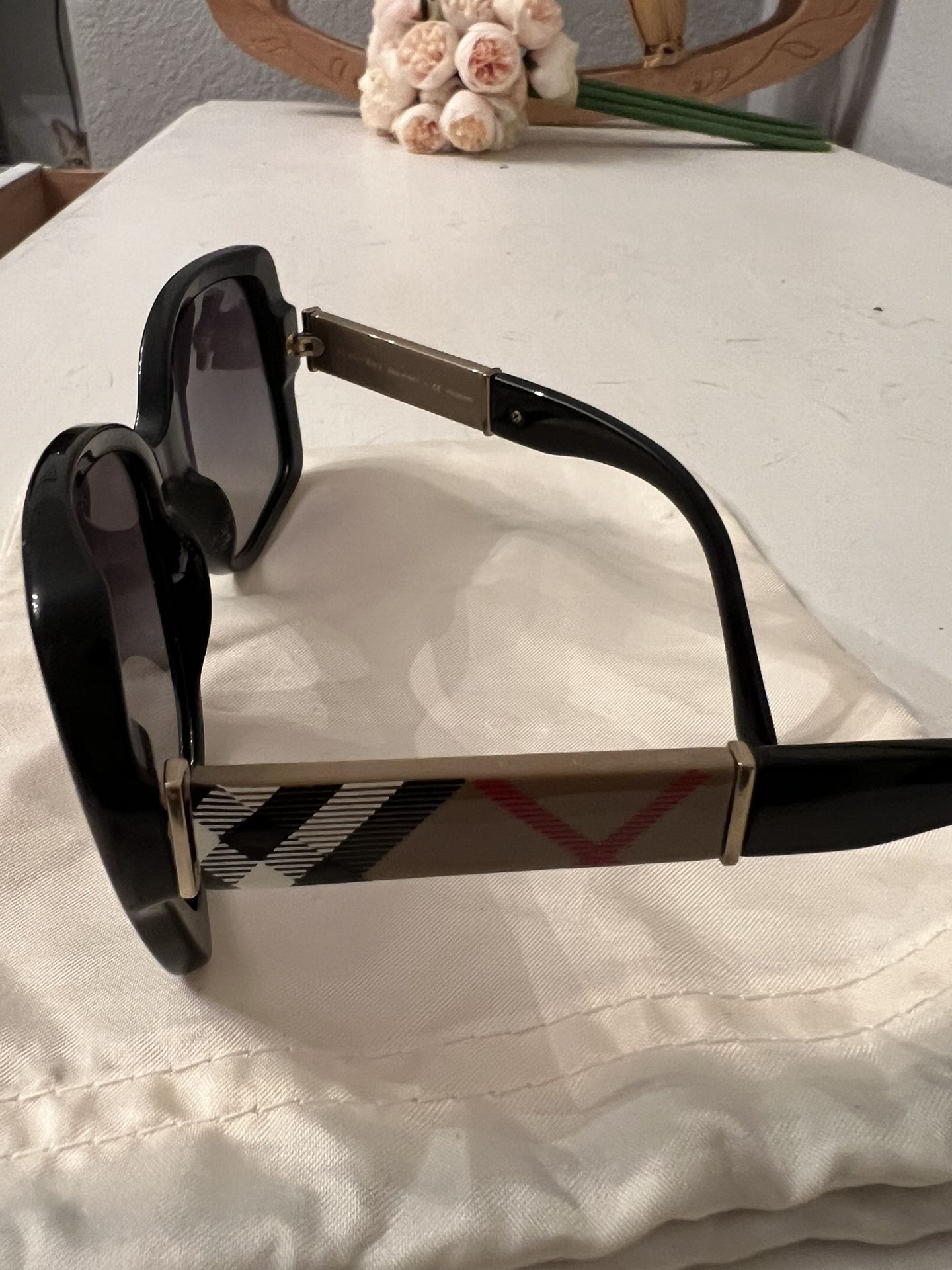 Burberry NEW Sunglasses 