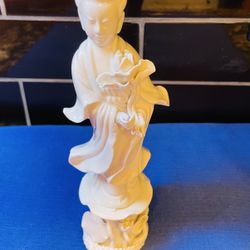Vintage Porcelain Figure Of Kwan Yin Buddhist Goddess 