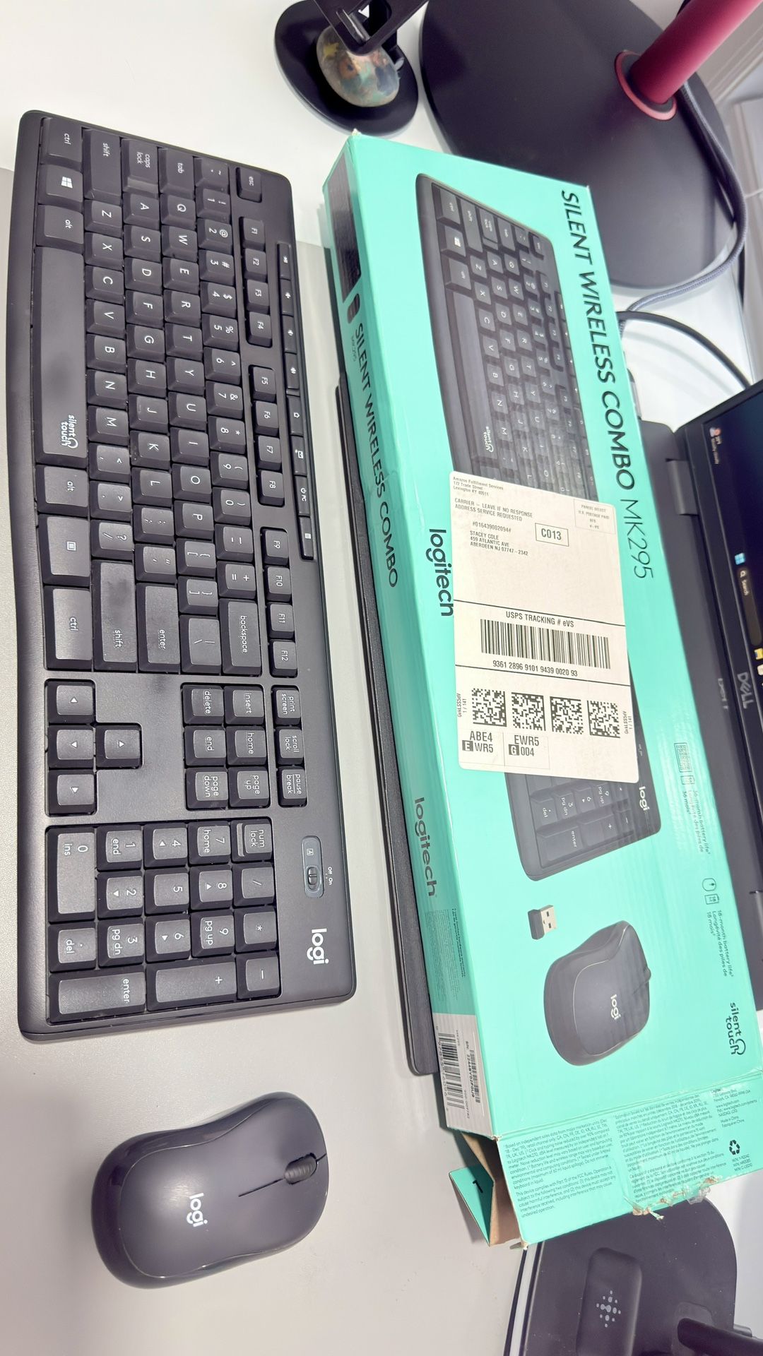 Logitech MK295 Wireless Mouse & Keyboard Combo with SilentTouch Technology, Full Numpad, Advanced Optical Tracking, Lag-Free Wireless, 90% Less Noise