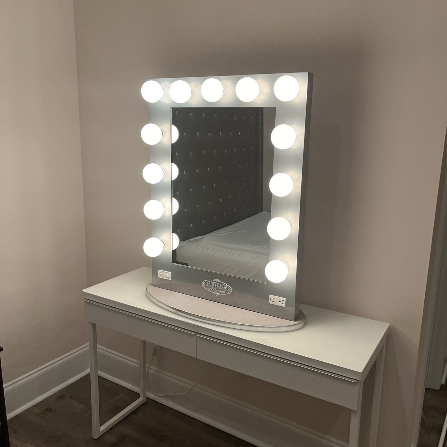 Hollywood Iconic Vanity Makeup Mirror with 10 LED Frosted Lights Tabletop or Wall Mounting Mirror