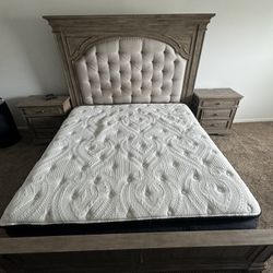 King Bedset With dressers and Mattress