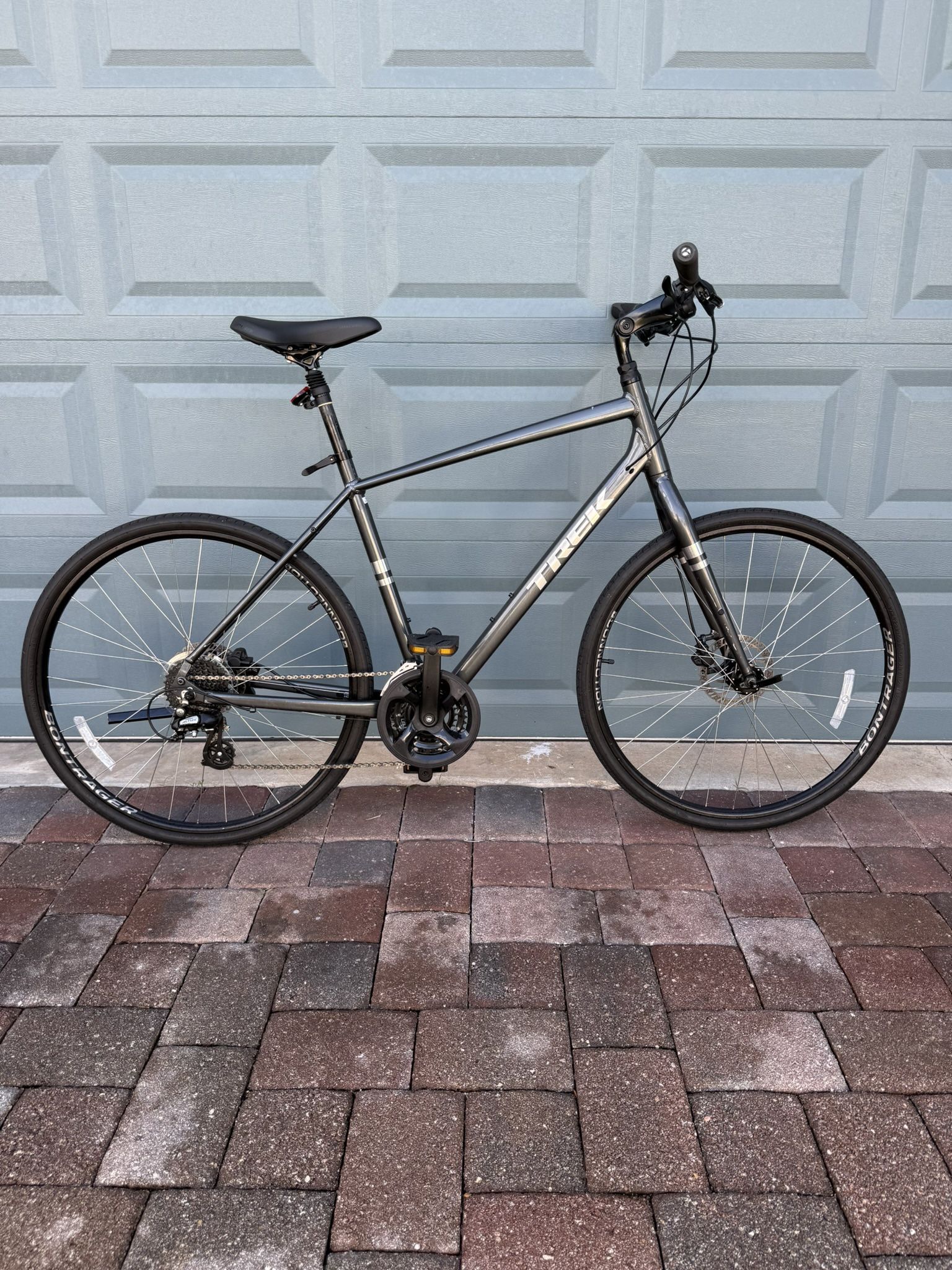 Trek Verve2 XL frame 700 wheels hydraulic disc brakes 18 speed