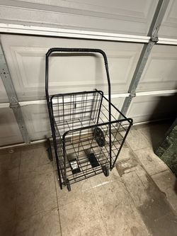 Folding shopping cart