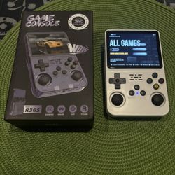 Brand New R36S Portable Handheld 64 GB in White