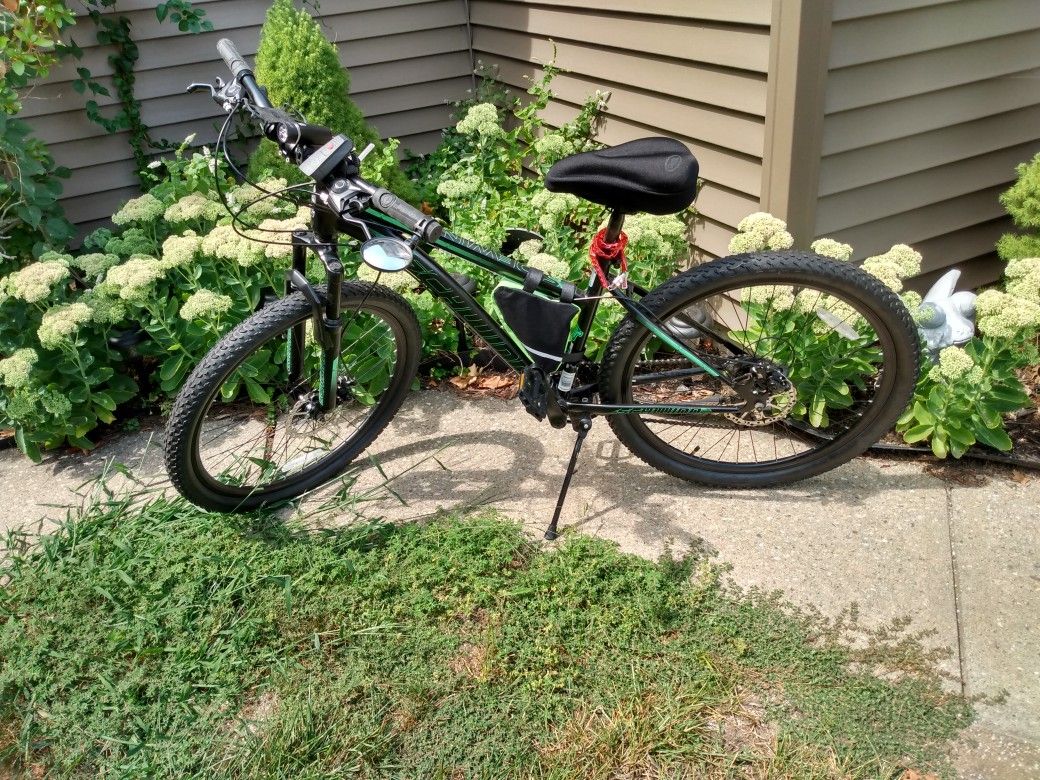 Bike Brand New Schwinn Mountain Bike 21 Speed 26 In