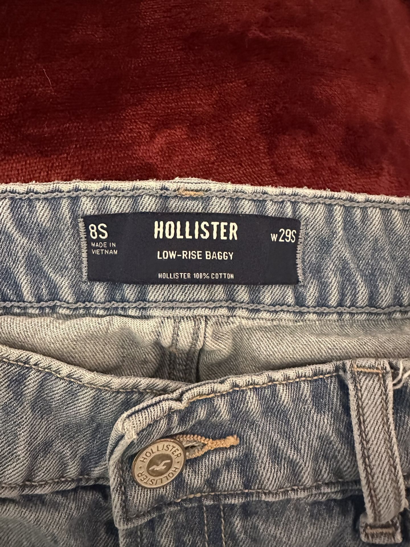 Hollister Low Rise Baggy Size 8 Short