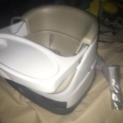 New baby bamboo booster seat with removable tray only 25 $ Firm 