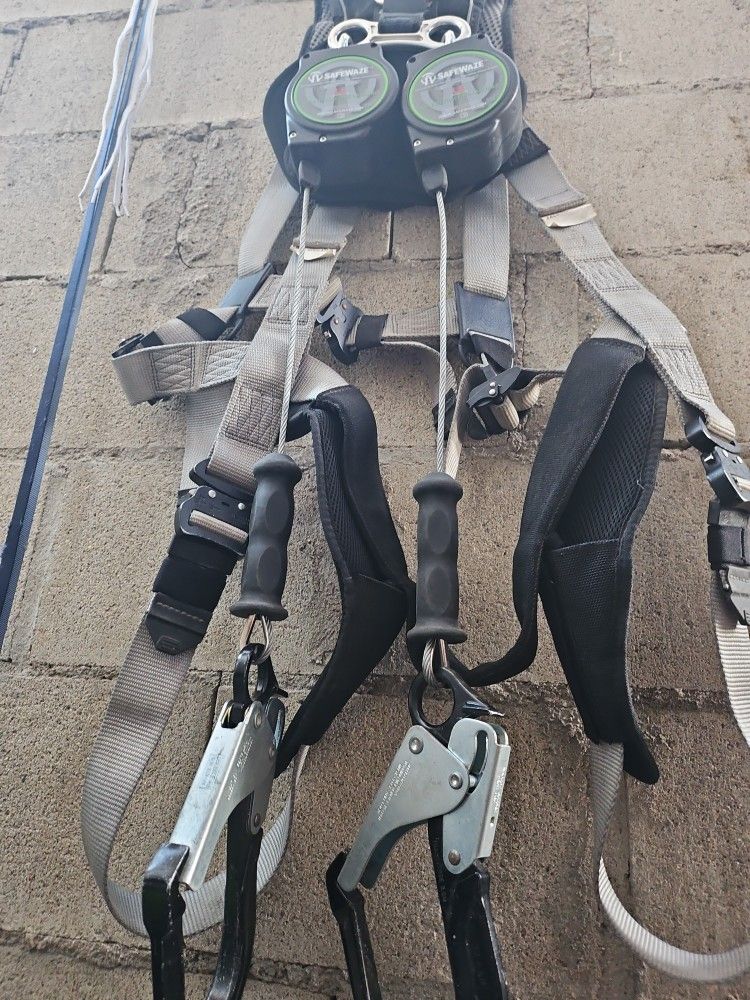 Safewaze Self Retracting Lanyard for Sale in San Diego, CA OfferUp