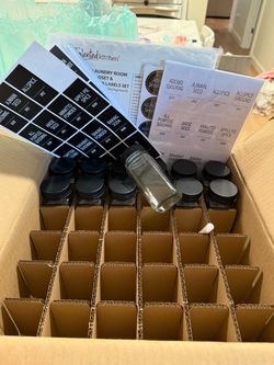 12 Glass Spice Jars with Black Lids + Labels – 4 oz