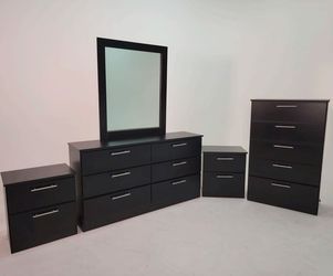⚫️DRESSER WITH MIRROR,  CHEST AND TWO NIGHTSTANDS  ⚪️ CÓMODA CON ESPEJO,  GAVETERO  Y DOS MESITAS DE NOCHE ⚫️