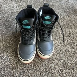 Vans Snow Boots Size Mens 5.5/womens 7