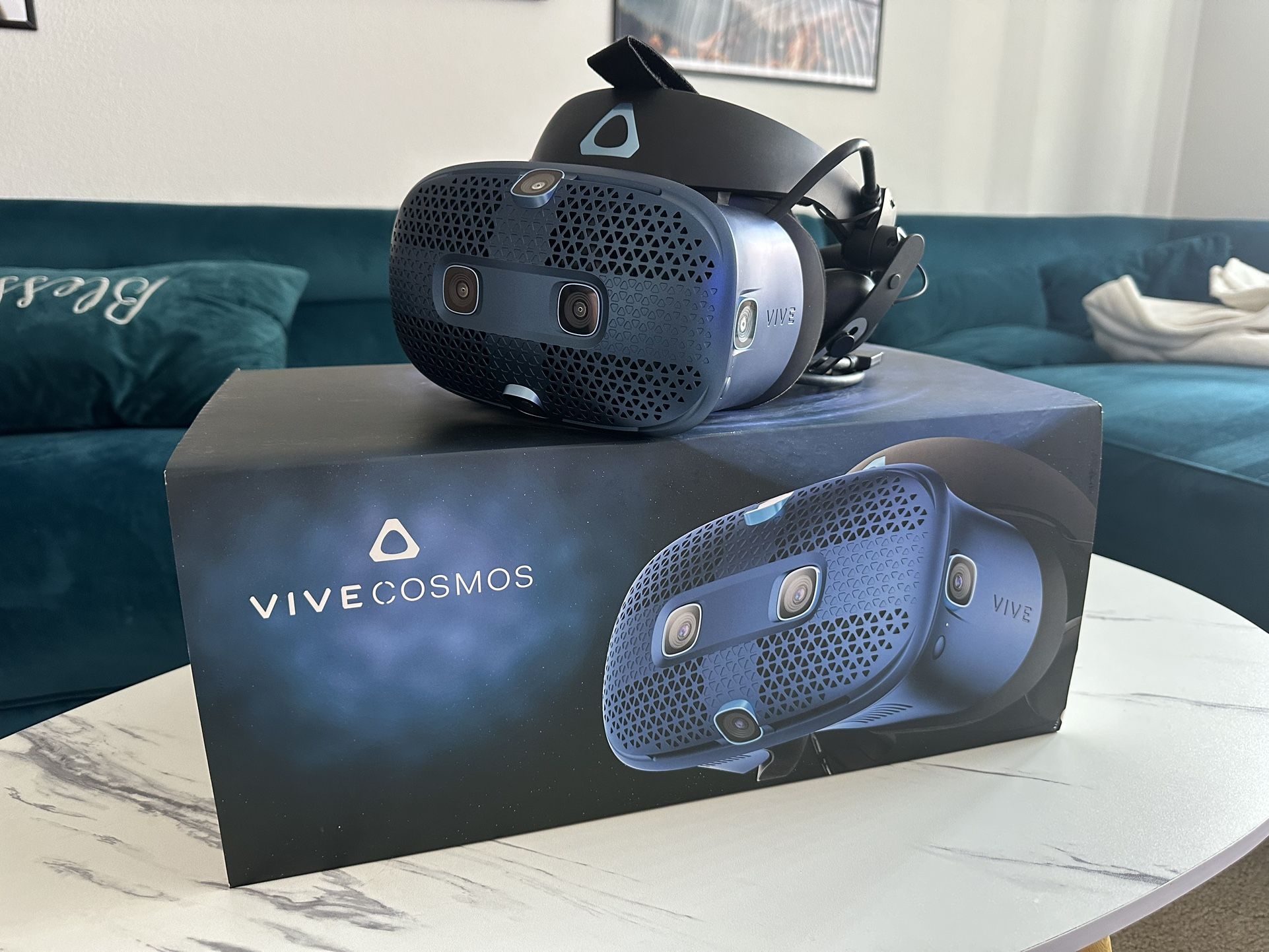 HTC VIVE Cosmos VR Headset with 2 Wireless Controllers