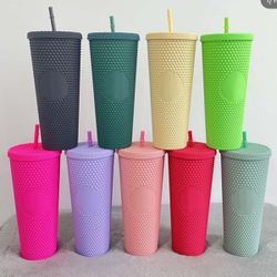 Studded Tumbler With Straw 