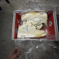 Off White Jordan 4s