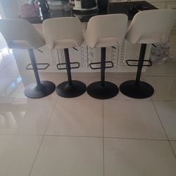 4  Highland  Chairs Brand New