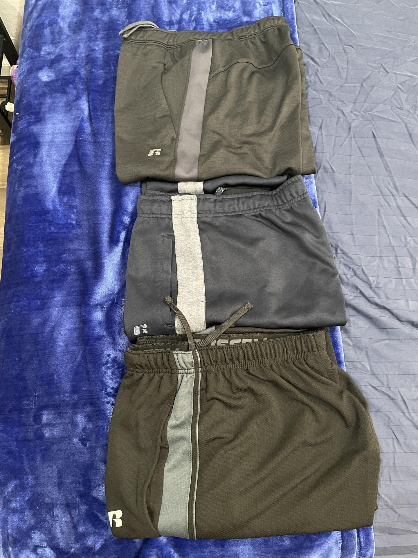 Mens Russell Athletics Sweat pants, Set Of 3 Pairs, Size Medium