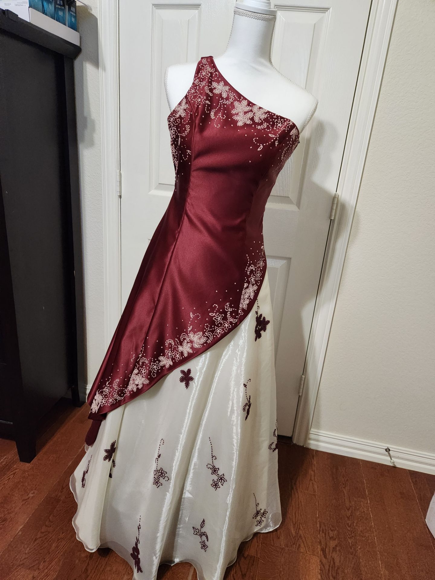 Formal dress for any occasion size is Xs