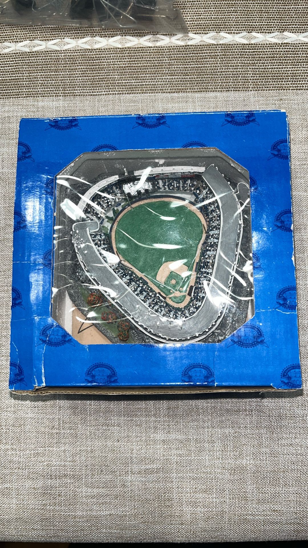 YANKEE STADIUM GOLD SERIES 2002 BASEBALL EDITION