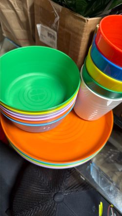 Plates/cups/bowls