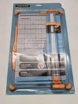 Fiskars 12" Paper Trimmer 4 Crafts, Office or School NEW in Box