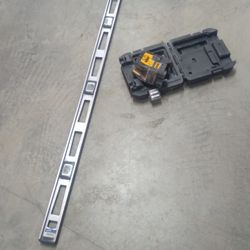 DeWalt Laser With Level And Clamps