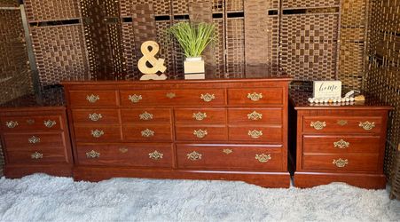 Dresser big $110 nightstand set $79for sale together $189 color cherry (drawers work very good)