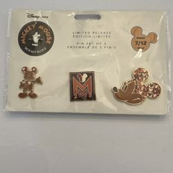 Disney Store Mickey Mouse Memories Pin Set July Limited Edition Brand New