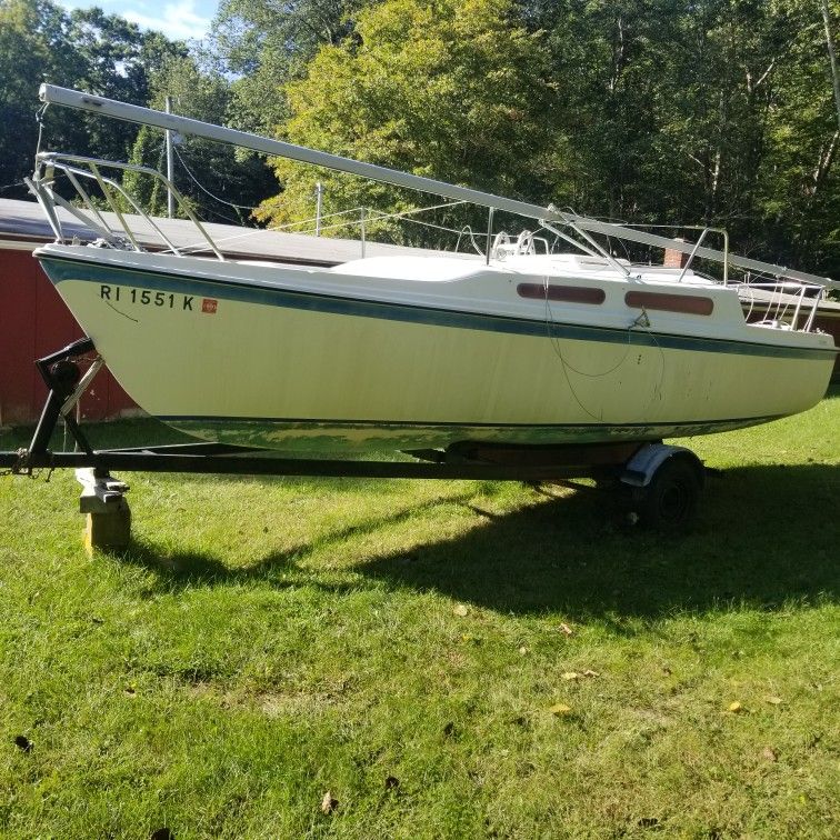 25' MacGreggor Sailboat 