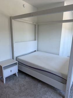Full Size Bedroom Set  (All White) 
