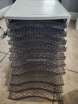Weston Food Dehydrator 10 trays!