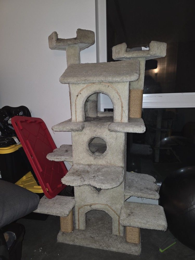 Sturdy Cat Tree 