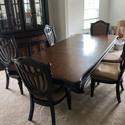 Bradford Heights Dining Room Set 