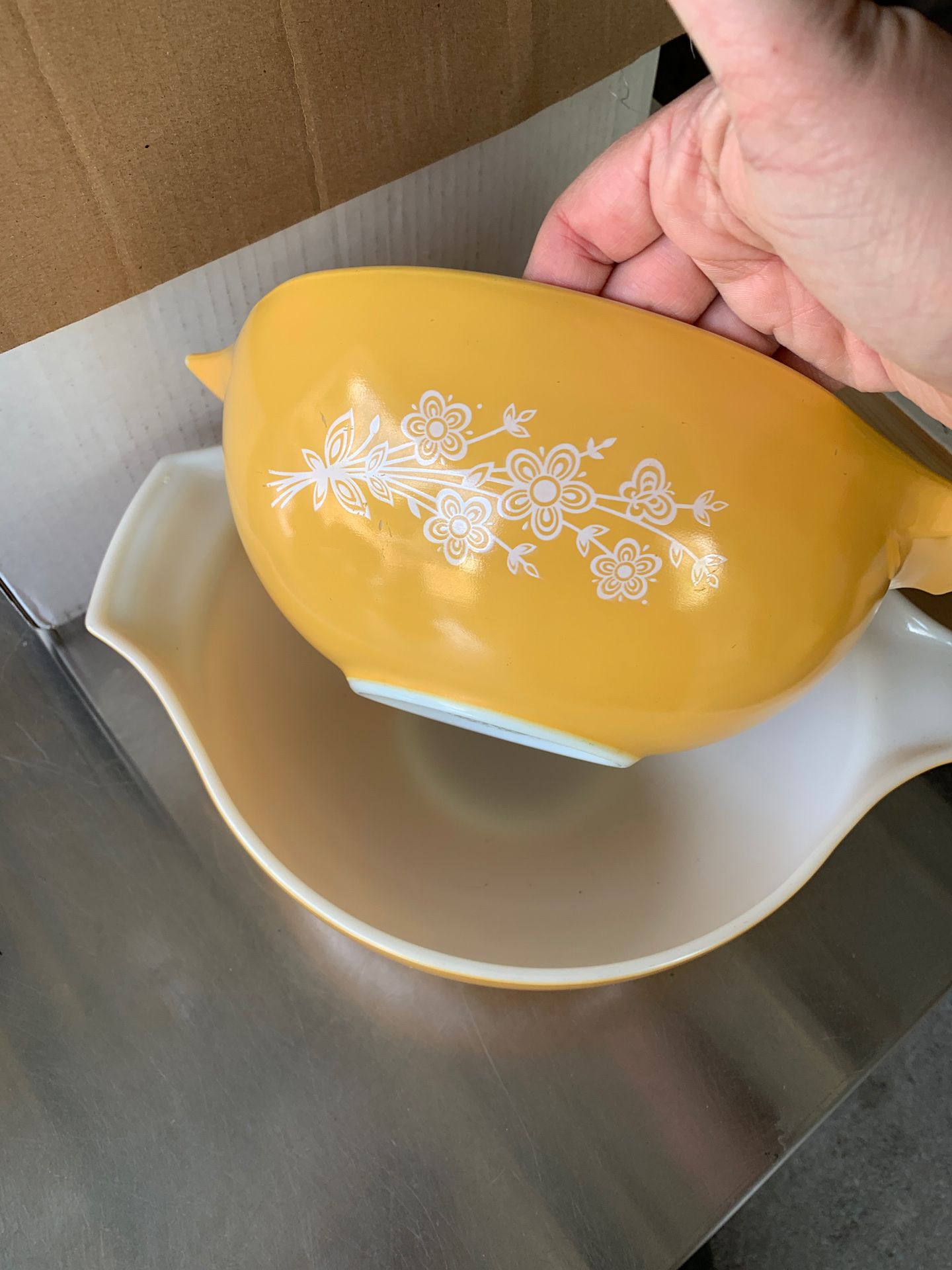 Pyrex yellow bowls 💛 [PENDING]