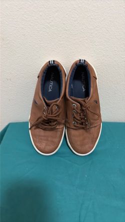 Boys shoes