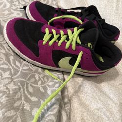 Nike Sb Dunk Low Pro “red Plum” Size 10 Excellent Condition