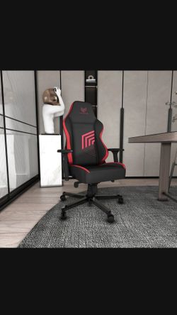 BLACK AND RED GAMING CHAIR